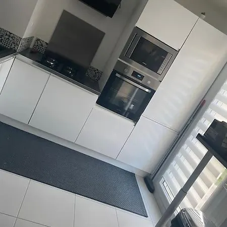 Belle Maison Neuve A 5 Mn De La *