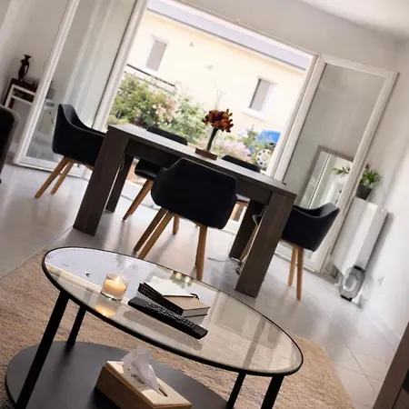 Belle Maison Neuve A 5 Mn De La *