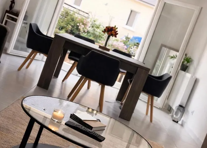 Belle Maison Neuve A 5 Mn De La *